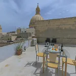 Stylish 2 Bedroom Centre With Terrace And Views Valletta