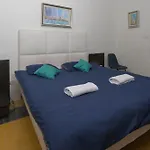 Stylish 2 Bedroom Centre With Terrace And Views Valletta