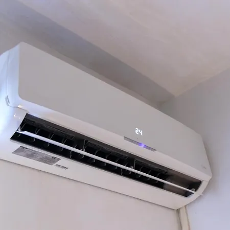 Stylish 2 Bedroom Centre With Terrace And Views