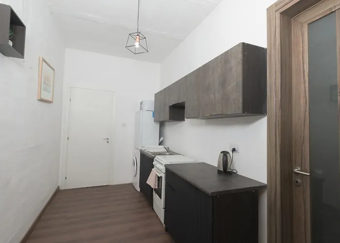 Stylish 2 Bedroom Centre With Terrace And Views