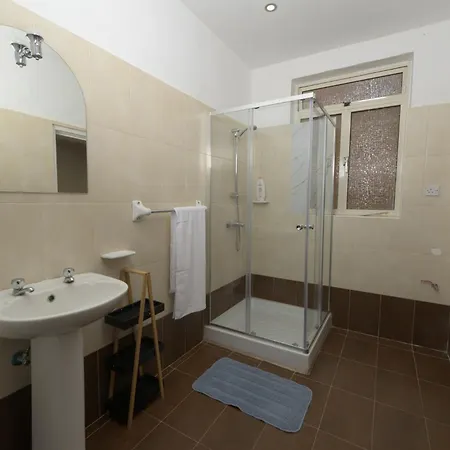 아파트 Stylish 2 Bedroom Centre With Terrace And Views