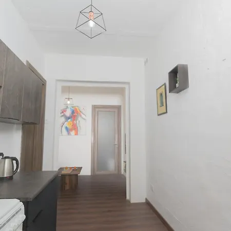 Stylish 2 Bedroom Centre With Terrace And Views