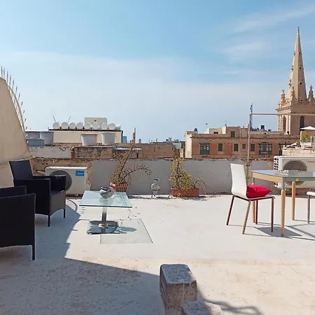 Stylish 2 Bedroom Centre With Terrace And Views Apartament *