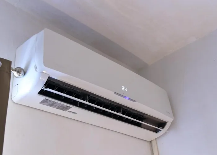 Stylish 2 Bedroom Centre With Terrace And Views