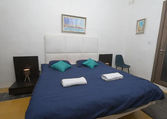 Apartment Stylish 2 Bedroom Centre With Terrace And Views Valletta