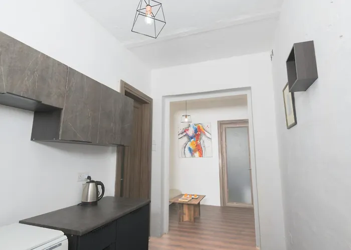 Apartment Stylish 2 Bedroom Centre With Terrace And Views